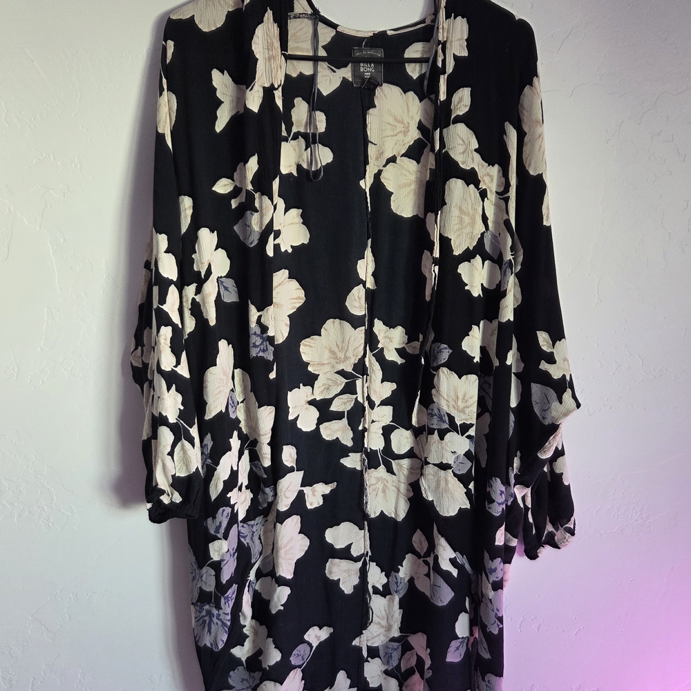 Billabong Black and Cream Floral Kimono
